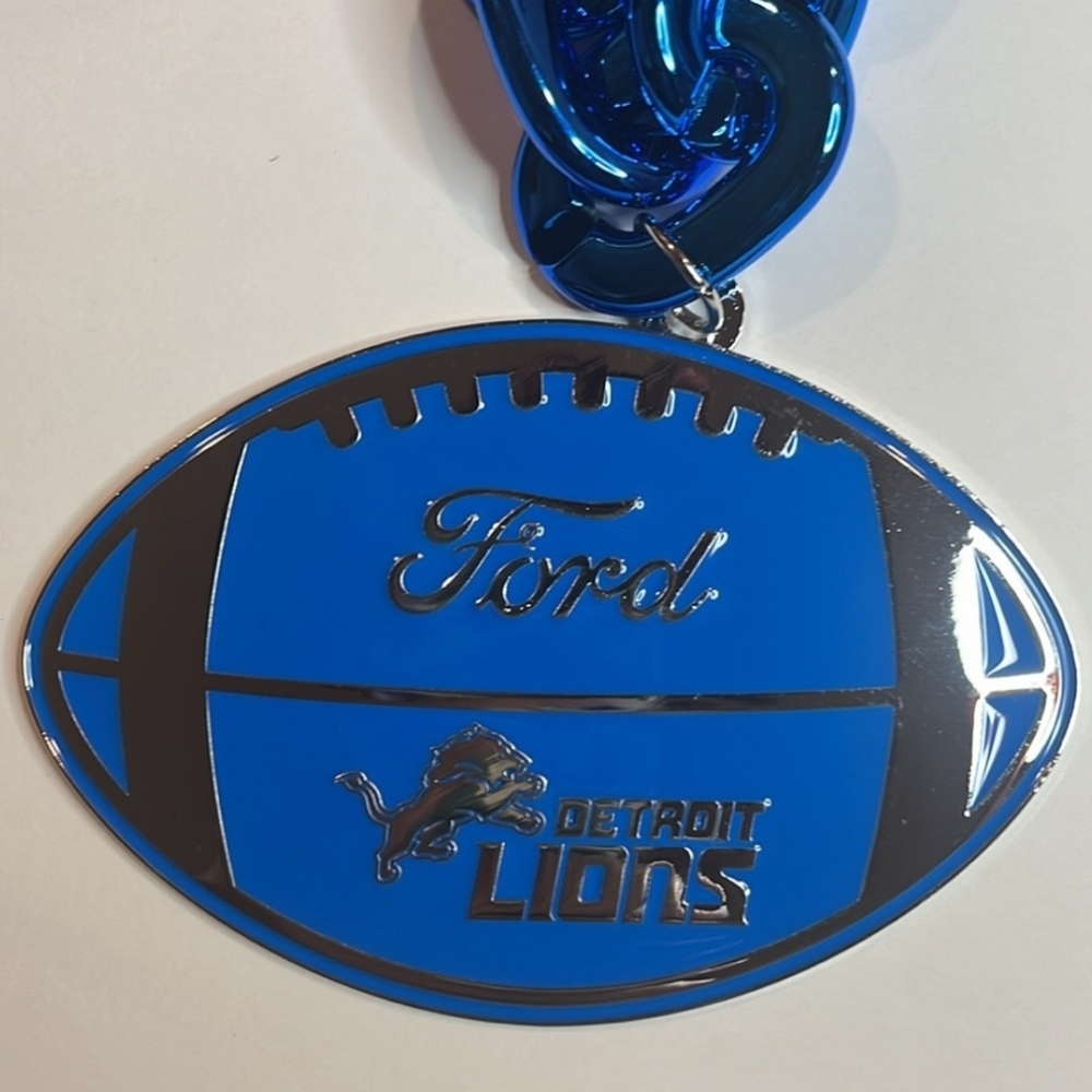 NFL Detroit Lions Blue And Silver Football Rope Necklace NWT